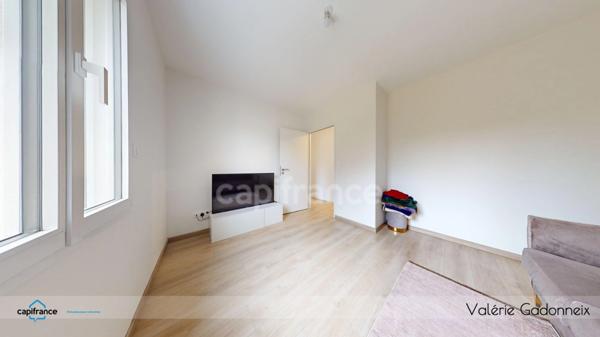 **À vendre - Maison neuve de plain-pied à Échillais (17620)**, Avec garage et Terrain clos.