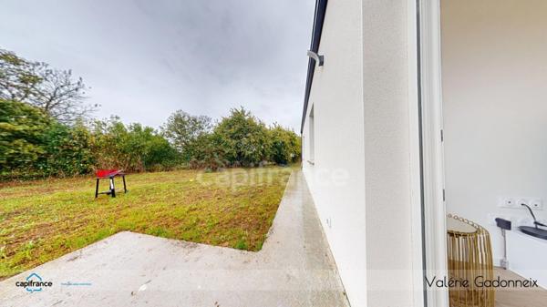 **À vendre - Maison neuve de plain-pied à Échillais (17620)**, Avec garage et Terrain clos.