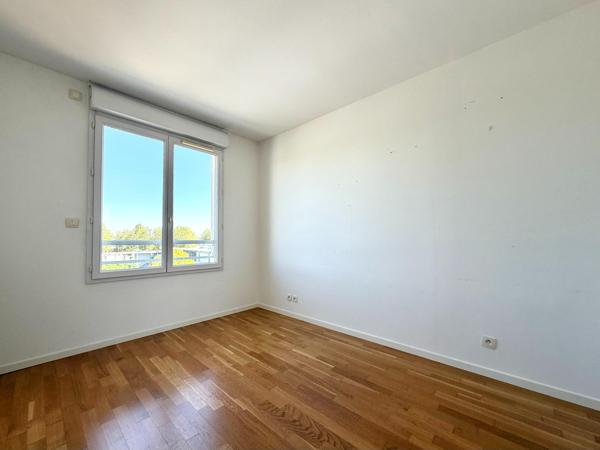 Appartement 5 pièces avec balcon, un parking et une cave