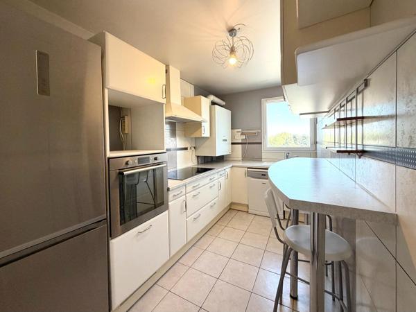 Appartement 5 pièces avec balcon, un parking et une cave