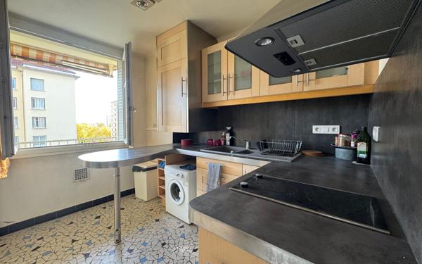 Appartement à vendre    3 pièces • 52,37 m2 Lyon 8