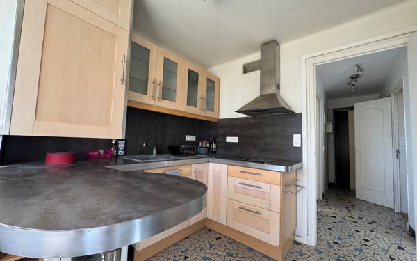 Appartement à vendre    3 pièces • 52,37 m2 Lyon 8