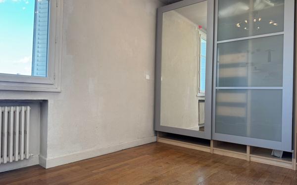 Appartement à vendre    3 pièces • 52,37 m2 Lyon 8