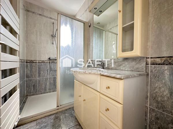 Maison 4 chambres avec piscine et garage