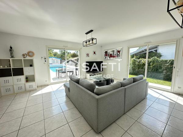 Maison 4 chambres avec piscine et garage