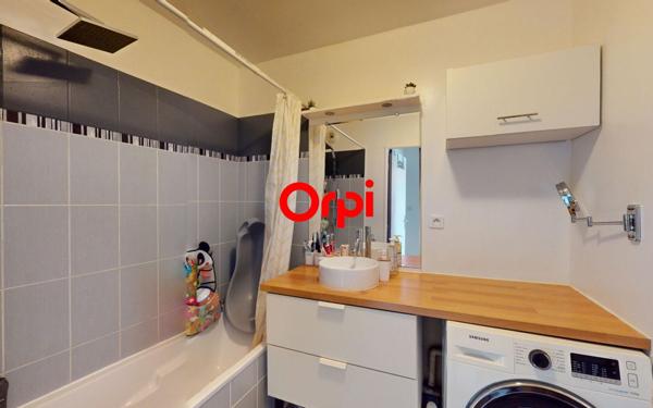 Appartement à vendre    3 pièces • 56,16 m2 Vaulx-en-Velin