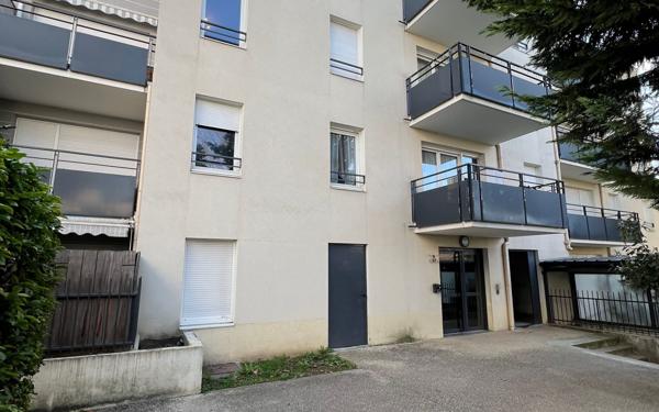 Appartement à vendre    3 pièces • 56,16 m2 Vaulx-en-Velin