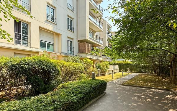 Appartement à vendre    4 pièces • 88,92 m2 Saint-Denis