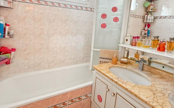 Appartement à vendre    4 pièces • 88,92 m2 Saint-Denis