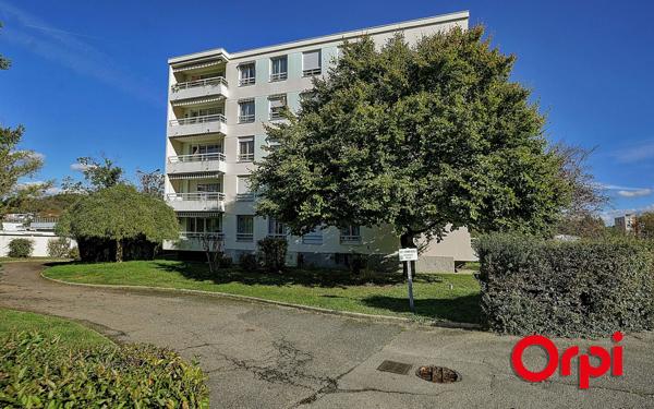 Appartement à vendre    2 pièces •  Bourgoin-Jallieu