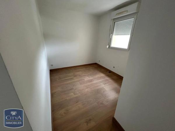 Appartement à louer 2 pièces 55.82m² Villeneuve-sur-Yonne (89500)
