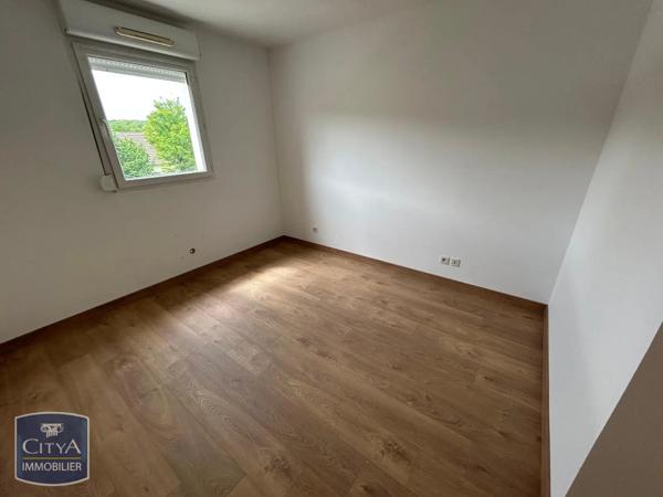 Appartement à louer 2 pièces 55.82m² Villeneuve-sur-Yonne (89500)