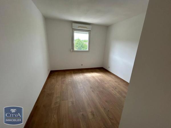 Appartement à louer 2 pièces 55.82m² Villeneuve-sur-Yonne (89500)