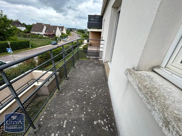 Appartement à louer 2 pièces 55.82m² Villeneuve-sur-Yonne (89500)