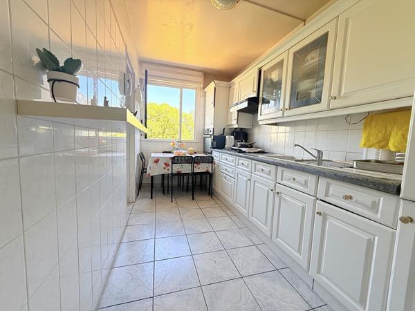 Appartement 4 pièces 76.11 m2