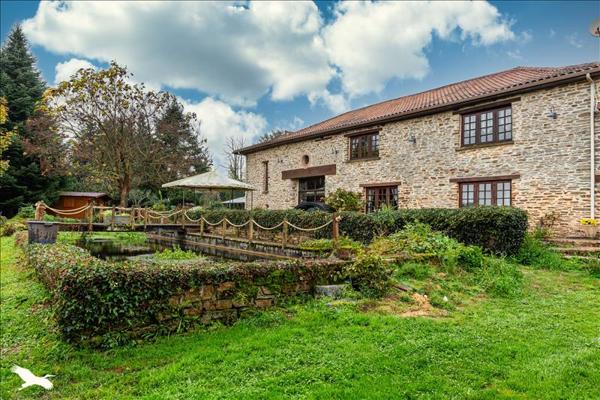 Maison à vendre |  Saint-Yrieix-la-Perche |  7 pièces | 330 m²