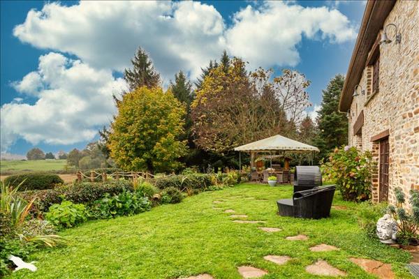 Maison à vendre |  Saint-Yrieix-la-Perche |  7 pièces | 330 m²