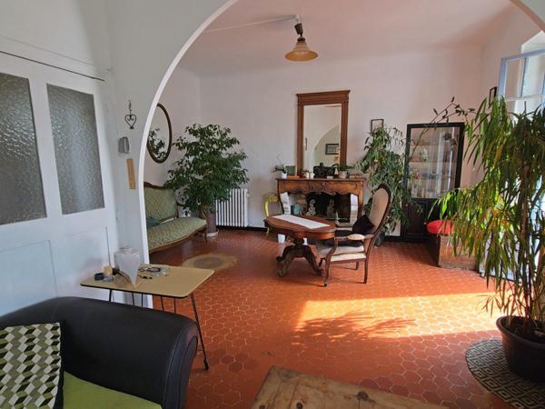 Coup de cœur assuré pour cette bâtisse atypique !