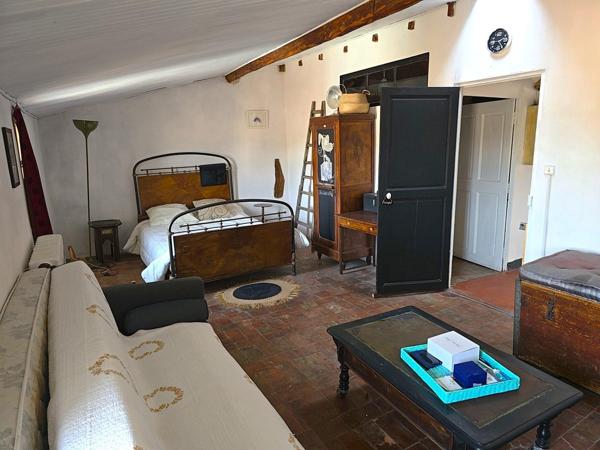 Coup de cœur assuré pour cette bâtisse atypique !