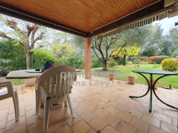 Maison de plain pied 3 chambres, garage, atelier, piscine sur plus de 1300m²