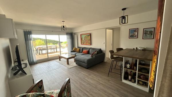 Appartement
                                                                                                                                                                                                                                                                                                                        4 pièce(s)                                                                                                                                                                                                          3 chambre(s)                                                                                                                                                                                                          75  m²