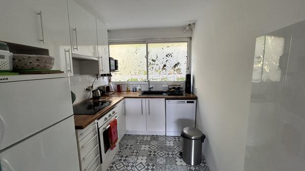 Appartement
                                                                                                                                                                                                                                                                                                                        4 pièce(s)                                                                                                                                                                                                          3 chambre(s)                                                                                                                                                                                                          75  m²