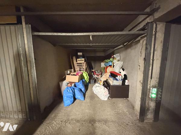 GARAGE SQUARE DU HAUT BLOSNE (BREQUIGNY) !