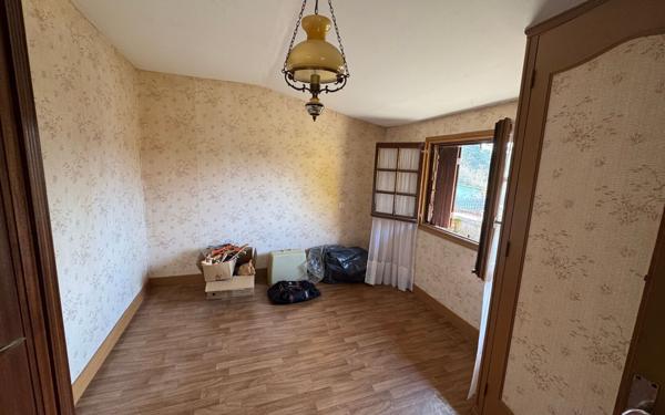 Maison à vendre    5 pièces •  Villetoureix