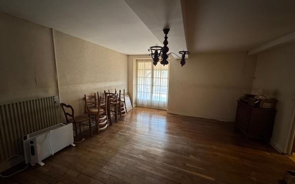 Maison à vendre    5 pièces •  Villetoureix