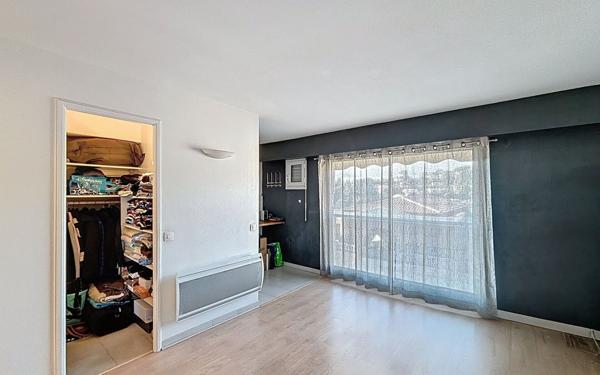 Appartement à vendre    1 pièce • 28,79 m2 Le Cannet