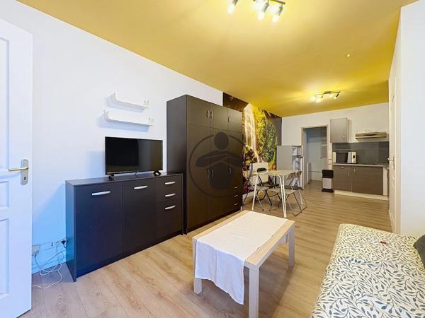 Location                                                      Appartement
                        
                     2 pièces                      44 m2                     à Saint-Quentin
