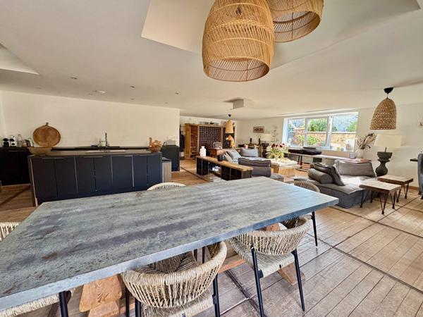 Loft Wasquehal 5 pièce(s) 370 m2