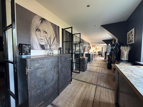 Loft Wasquehal 5 pièce(s) 370 m2