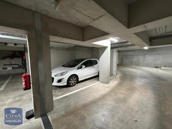 Parking à louer Vénissieux (69200)