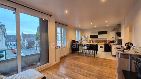 Appartement à vendre - 3 pièces avec Terrasse, Stationnement et Local de rangement à ETAMPES (91)