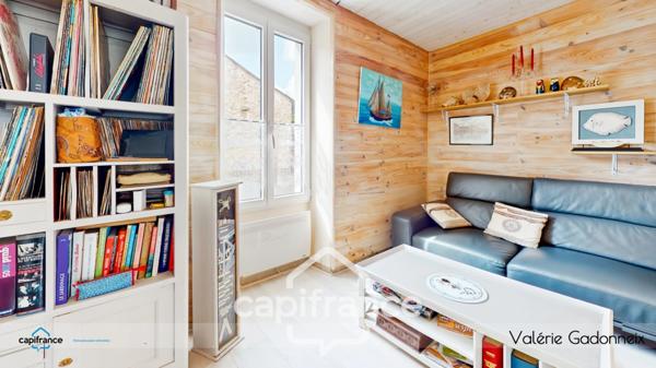 Dpt Vendée (85), à vendre à VIX Maison Charentaise de Caractère, des années 1940, bâtie en pierre, 4 chambres, dépendances, avec loft habitable, cuisine d'été, Trois garages, terrain constructible.