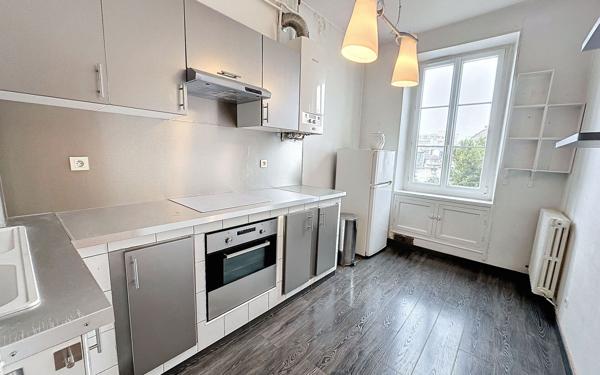 Appartement à louer    4 pièces •  Pau