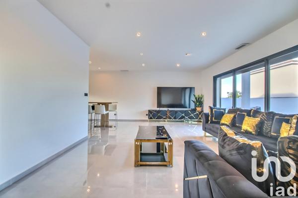 Maison 5 pièces de 165 m² à Bellegarde (30127)