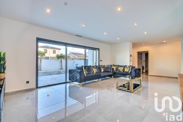 Maison 5 pièces de 165 m² à Bellegarde (30127)