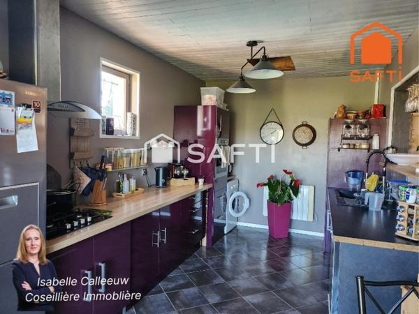 Maison familiale, calm, bien soigner, double garage.