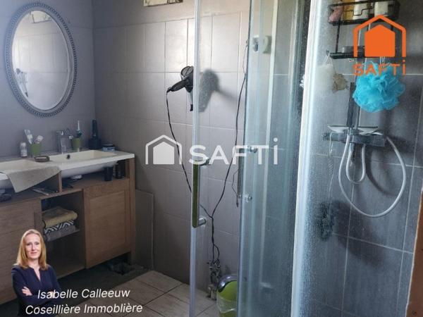 Maison familiale, calm, bien soigner, double garage.