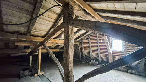 Saint-Méard-de-Drône (24600) RARE : Viager Libre - Grande Maison de 240 m² - Libre Immédiatement bouquet 106000 € rente 673 € ,monsieur 76