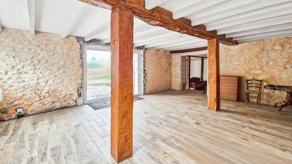 Saint-Méard-de-Drône (24600) RARE : Viager Libre - Grande Maison de 240 m² - Libre Immédiatement bouquet 106000 € rente 673 € ,monsieur 76