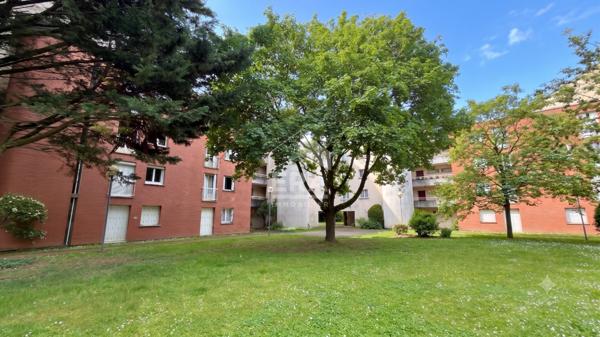 Appartement Corbeil Essonnes 2 pièce(s) 59 m2