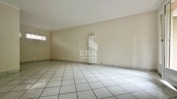 Appartement Corbeil Essonnes 2 pièce(s) 59 m2