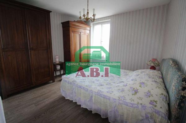 58, Maison habitable de suite à rafraichir au gout du jour - de plain-pied sur 2345m² de terrain.