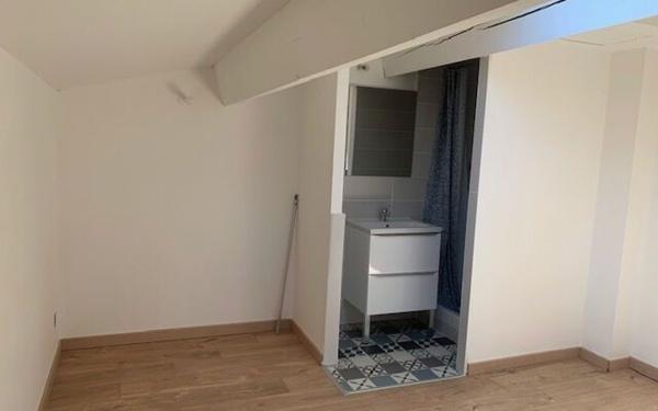 Appartement à louer    1 pièce •  Nîmes