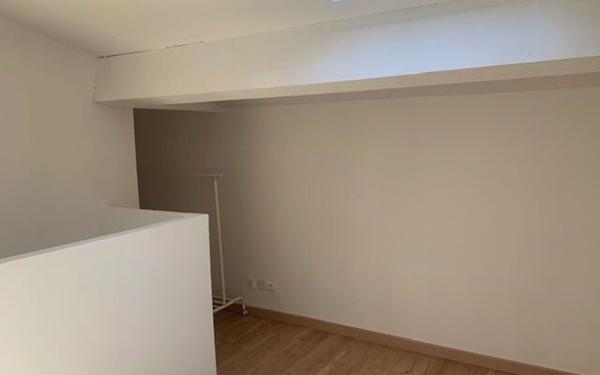 Appartement à louer    1 pièce •  Nîmes
