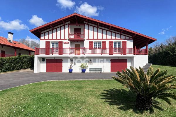 Maison Hasparren centre avec jardin et sous-sol