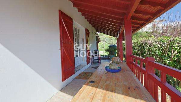 Maison Hasparren centre avec jardin et sous-sol